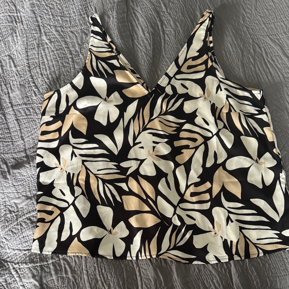 Old Navy Floral V-Neck Cami in Black, Cream, Tan